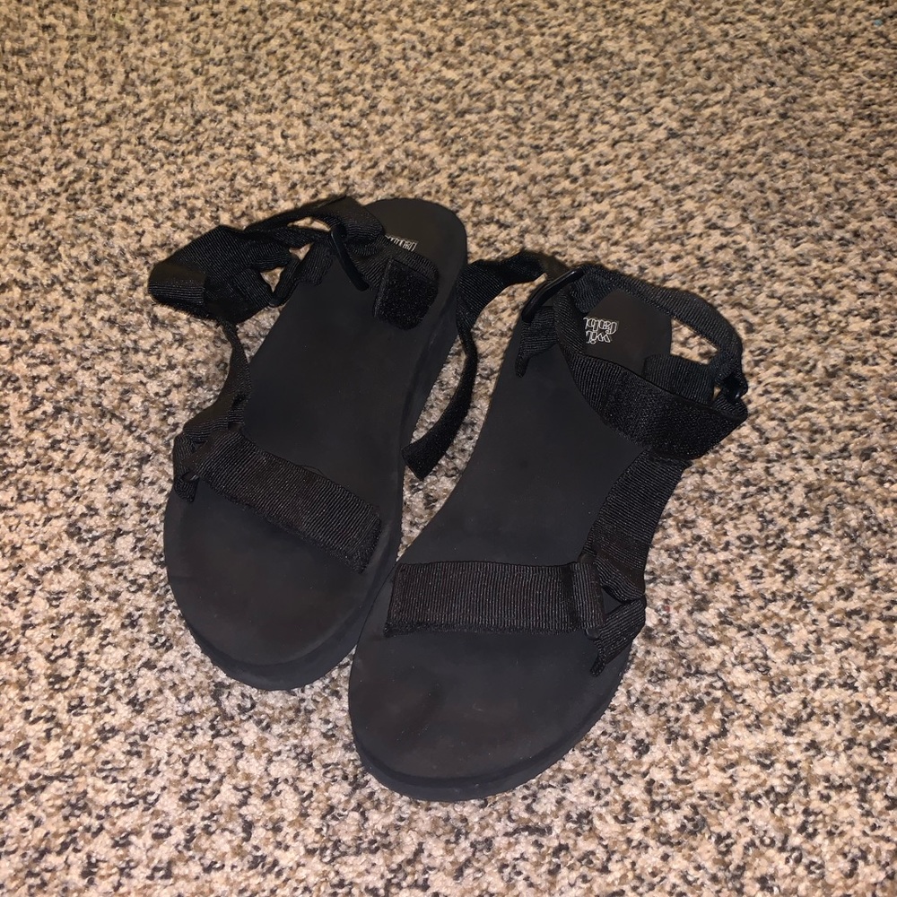 Black platform sandals